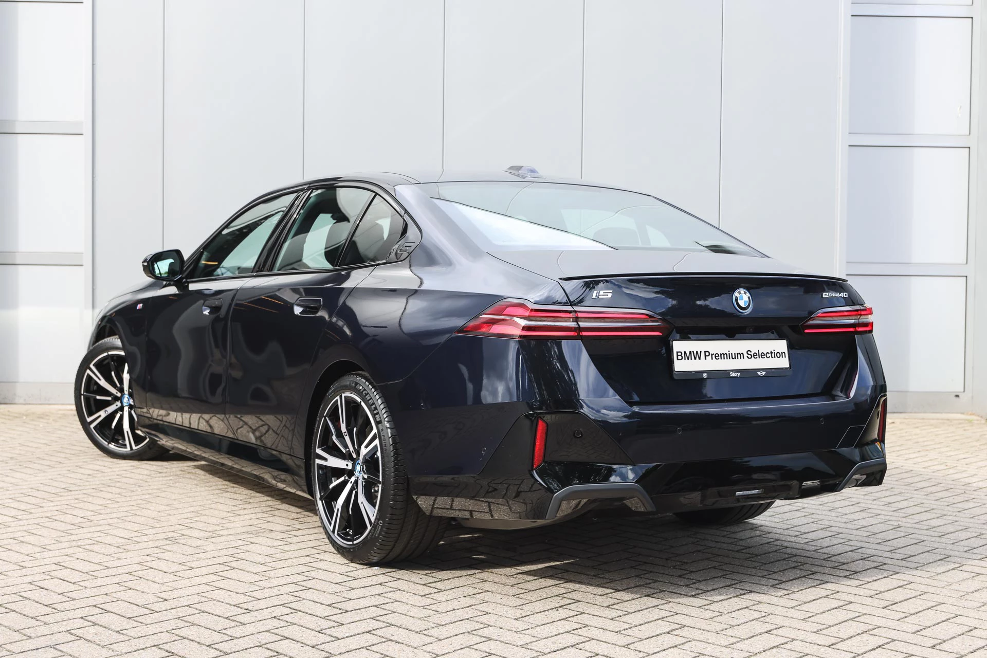 Hoofdafbeelding BMW i5