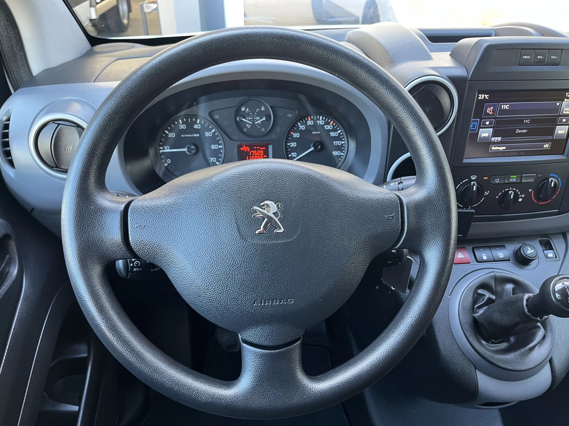 Hoofdafbeelding Peugeot Partner