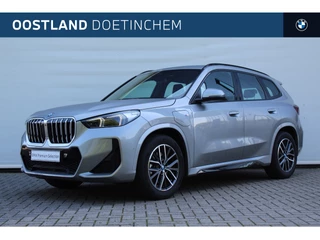 BMW X1 xDrive25e M Sport Automaat / Sportstoelen / Achteruitrijcamera / Comfort Access / M Adaptief onderstel / Adaptieve LED / Stoelverwarming