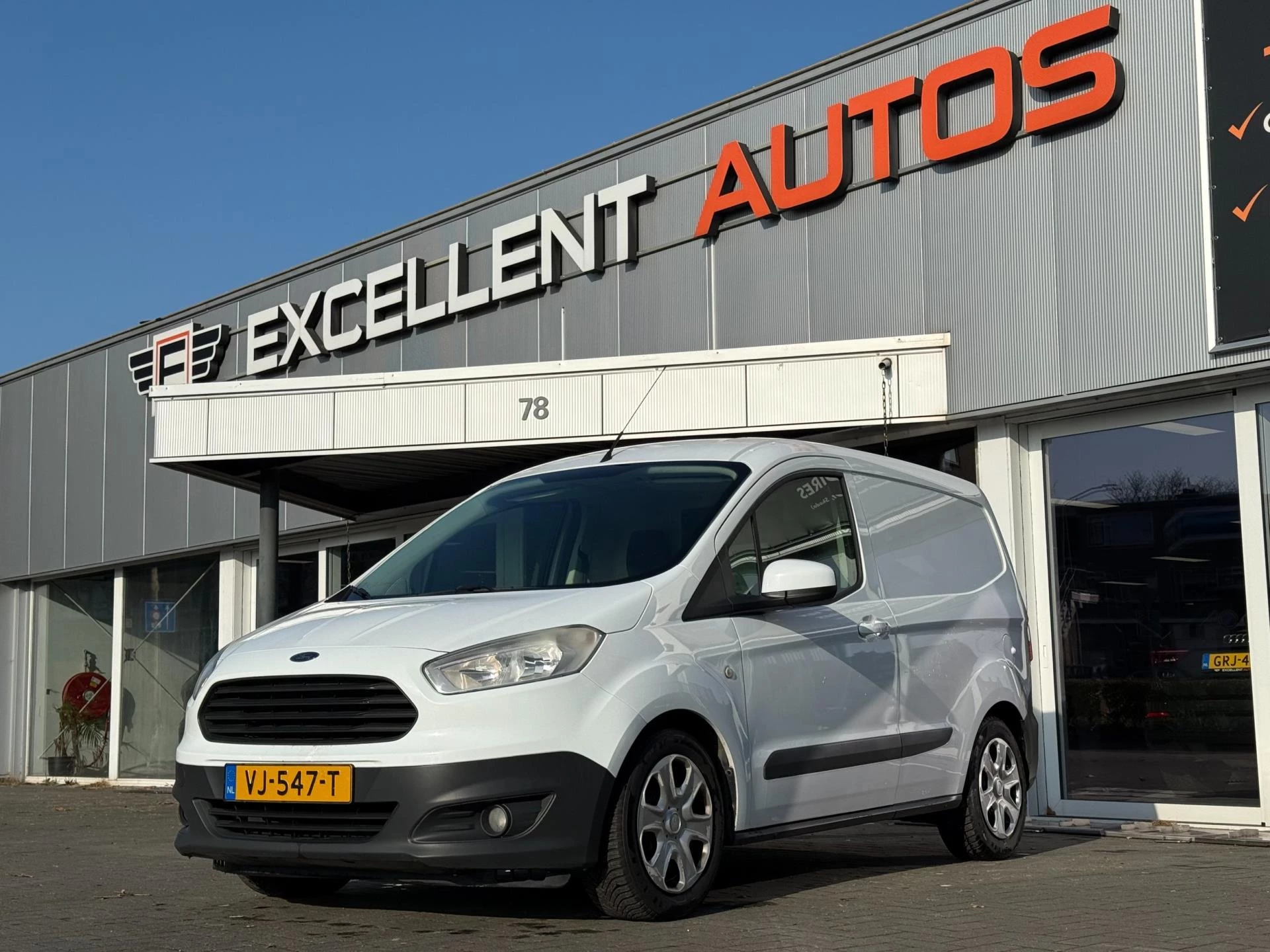 Hoofdafbeelding Ford Transit Courier