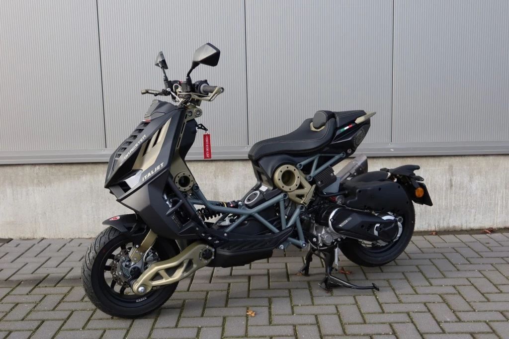 Hoofdafbeelding Italjet Dragster