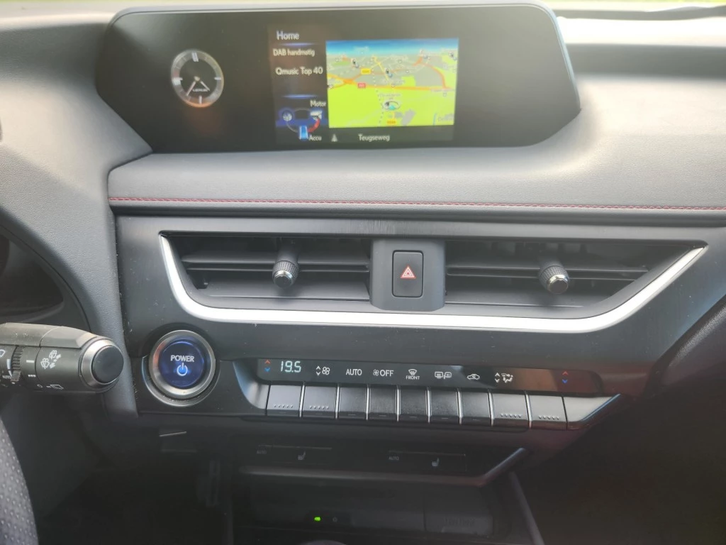 Hoofdafbeelding Lexus UX