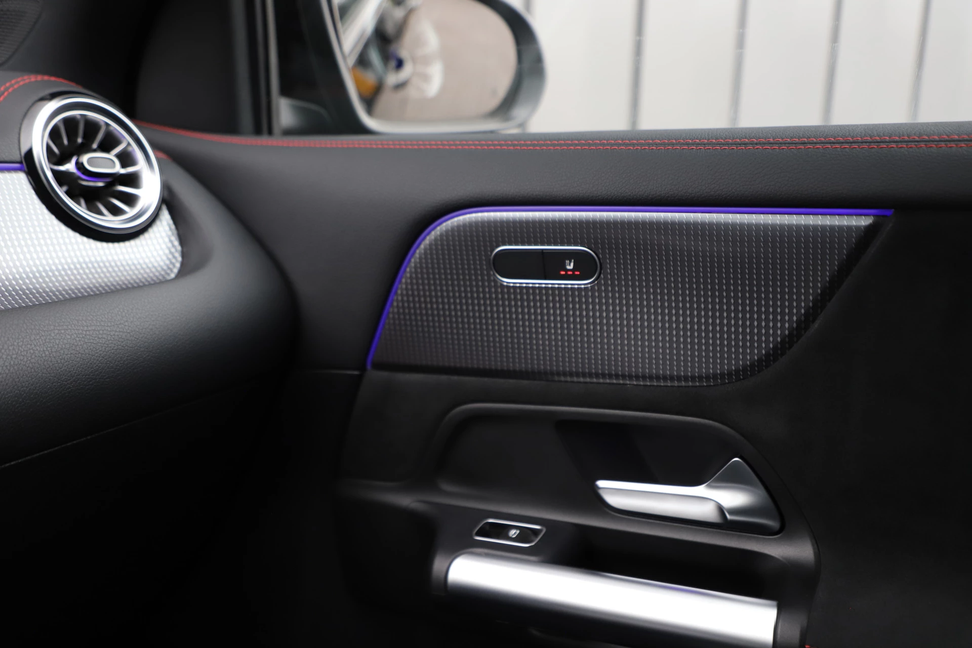 Hoofdafbeelding Mercedes-Benz EQA