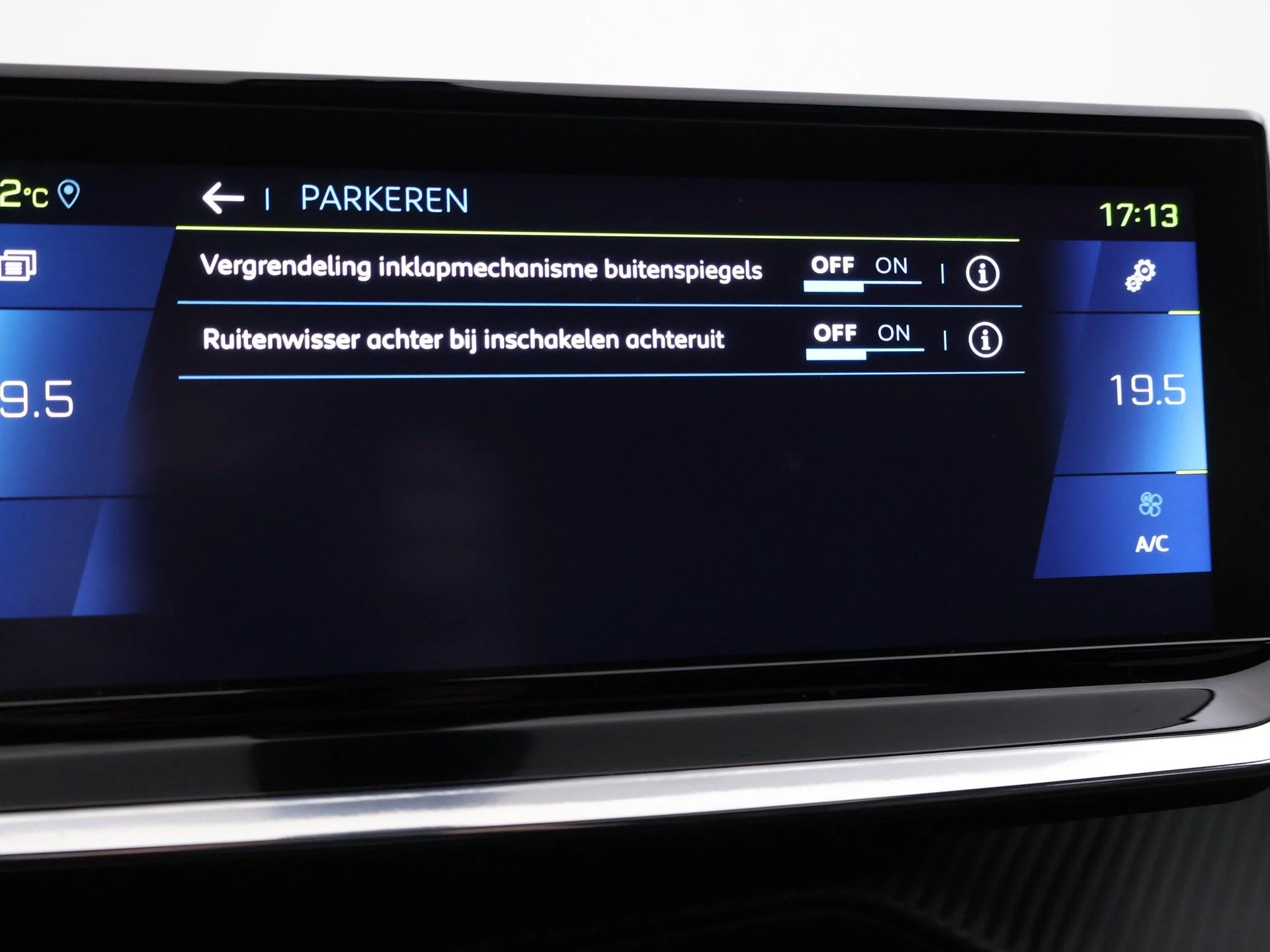 Hoofdafbeelding Peugeot e-2008