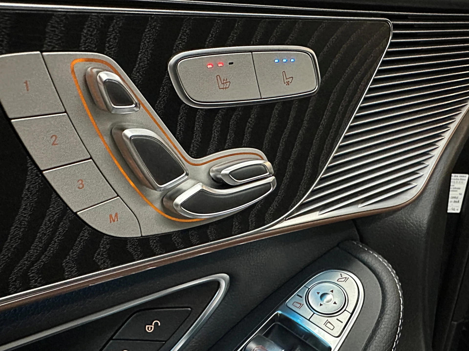 Hoofdafbeelding Mercedes-Benz EQC