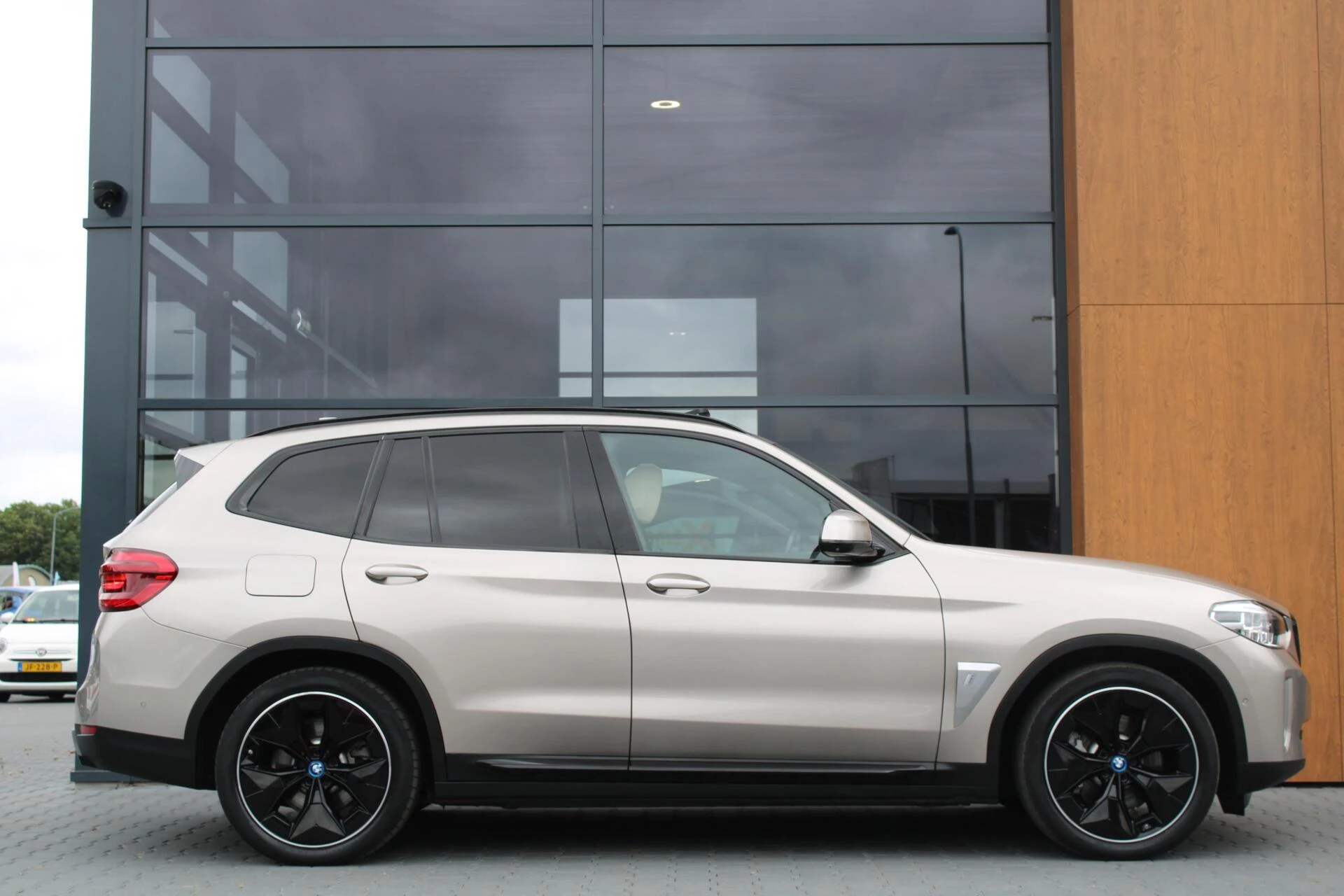 Hoofdafbeelding BMW iX3
