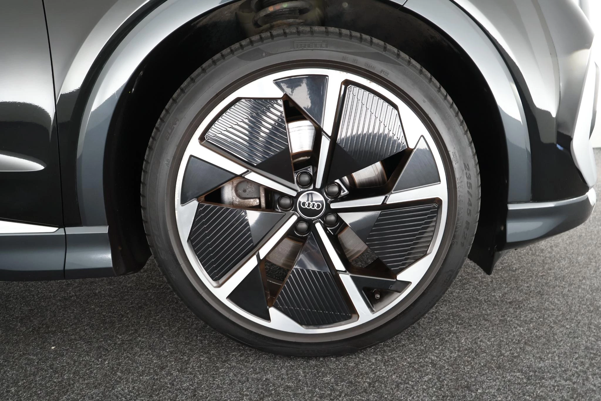 Hoofdafbeelding Audi Q4 e-tron