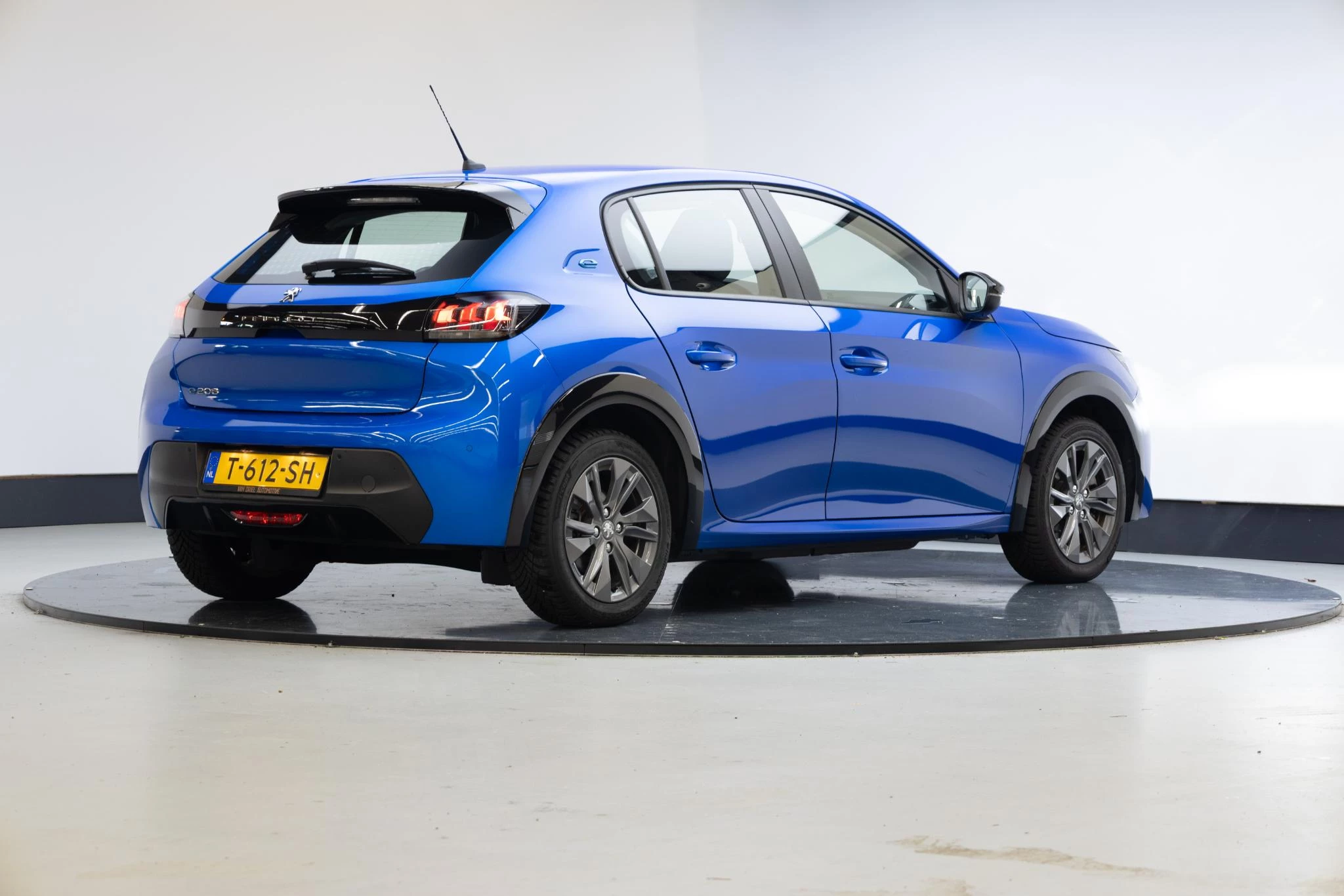 Hoofdafbeelding Peugeot e-208