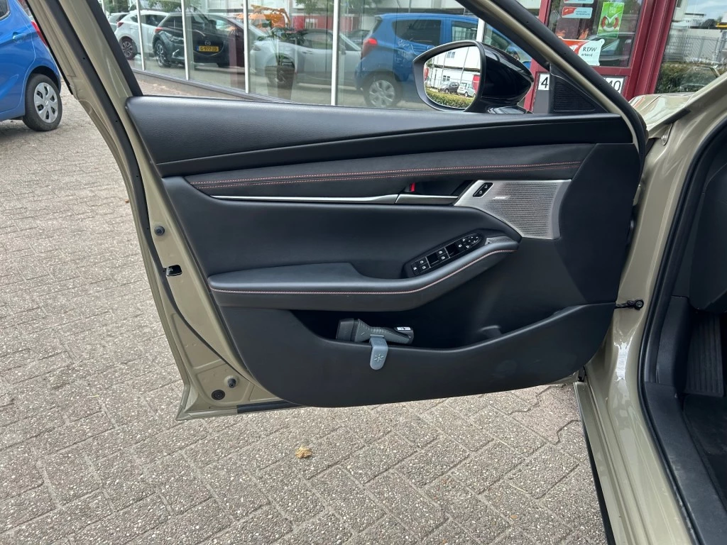 Hoofdafbeelding Mazda 3