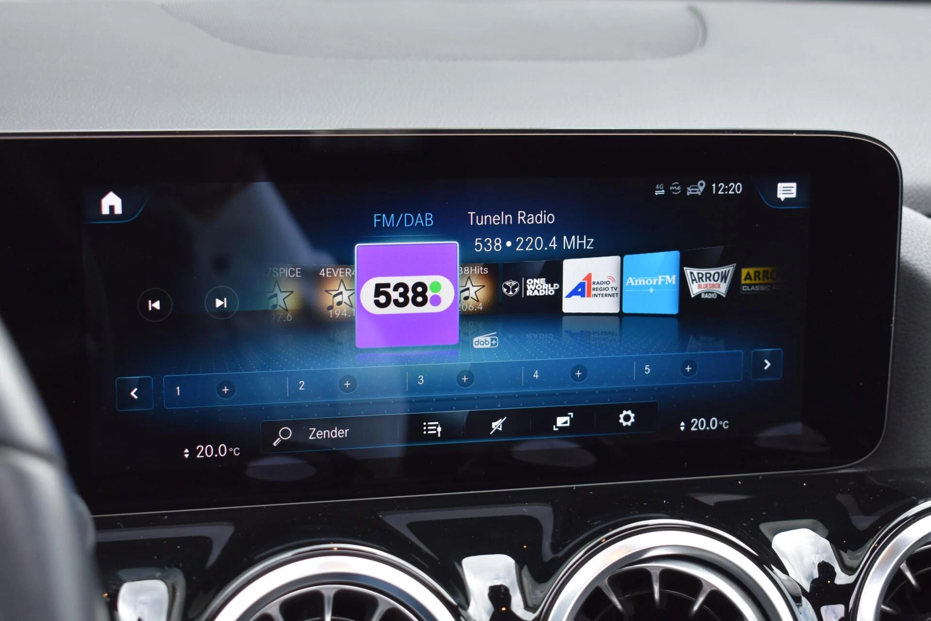 Hoofdafbeelding Mercedes-Benz EQA