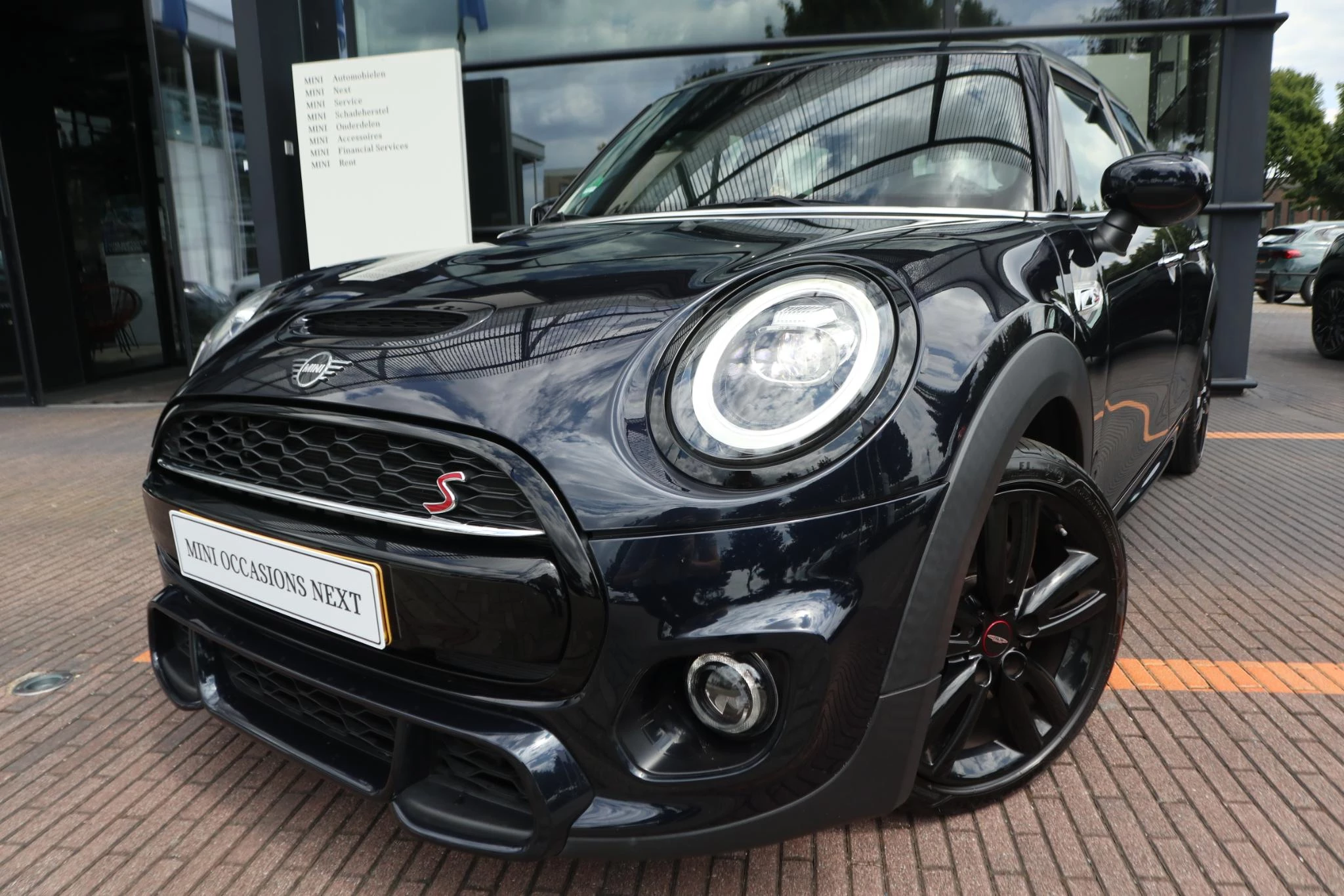 Hoofdafbeelding MINI 5-deurs