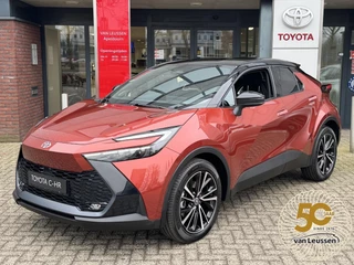 Toyota C-HR 2.0 PHEV EXECUTIVE MY2026 NIEUW DIRECT LEVERBAAR! BI-TONE 19'' LM-VELGEN JBL-AUDIO STOEL/STUURVERW EL-ACHTERKLEP BLIND SPOT NAVI EL-STOEL KEYLESS
