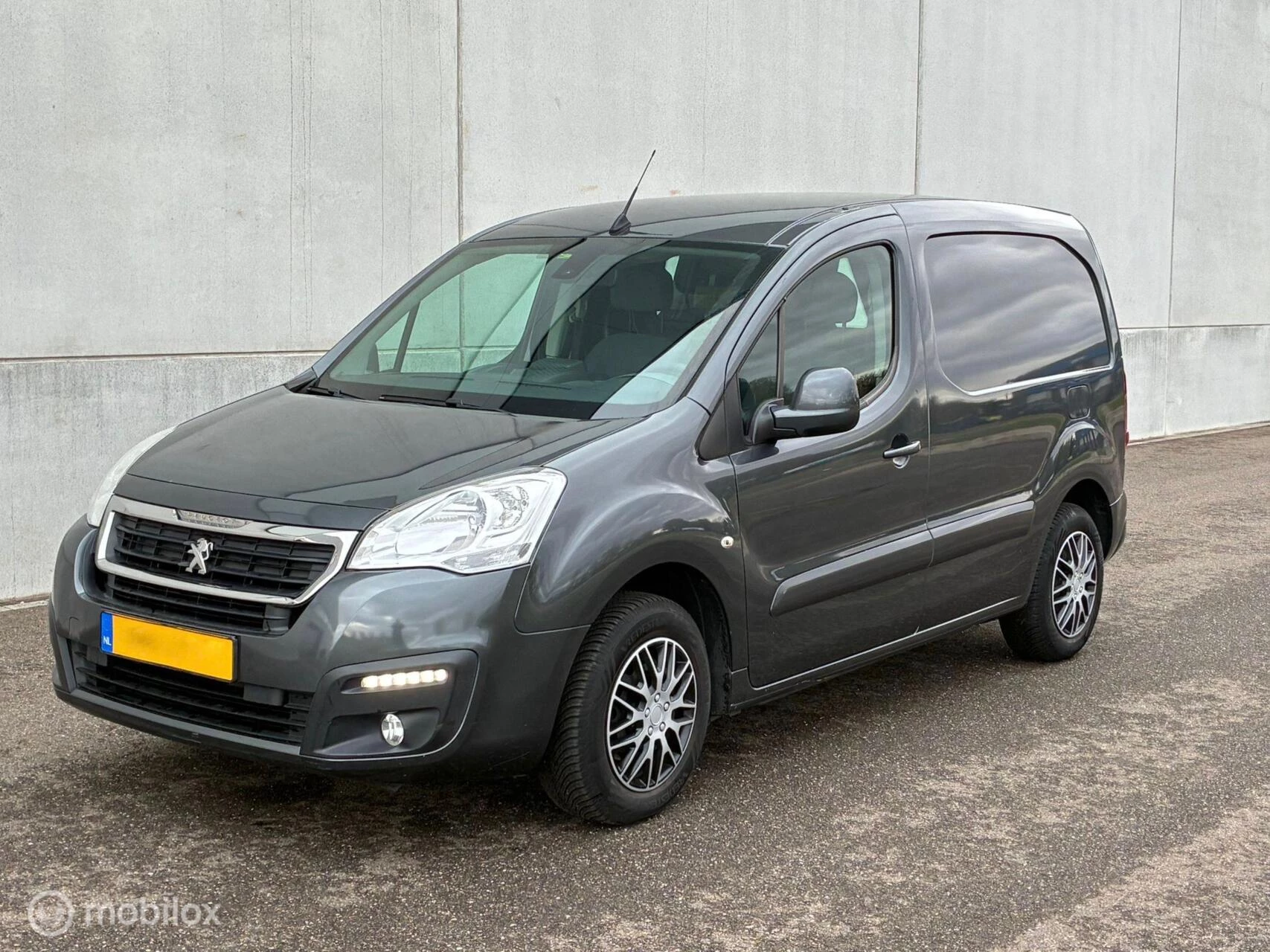 Hoofdafbeelding Peugeot Partner