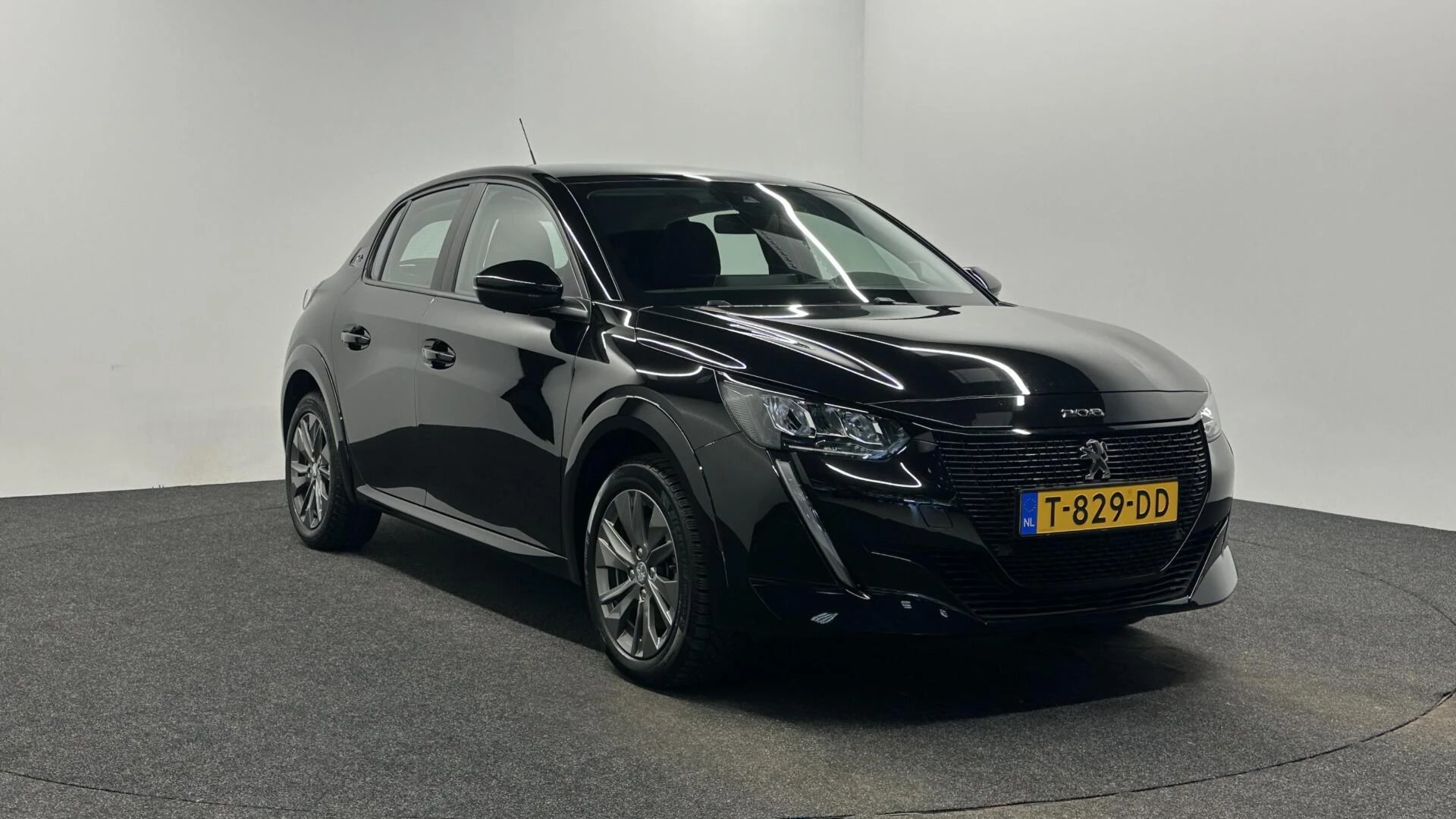 Hoofdafbeelding Peugeot e-208