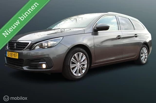 Peugeot 308 SW 1.2 PureTech Blue Lease Premium, Panoramadak, Cruise, Clima, Navi, App connect, Pdc + Camera, Donker glas