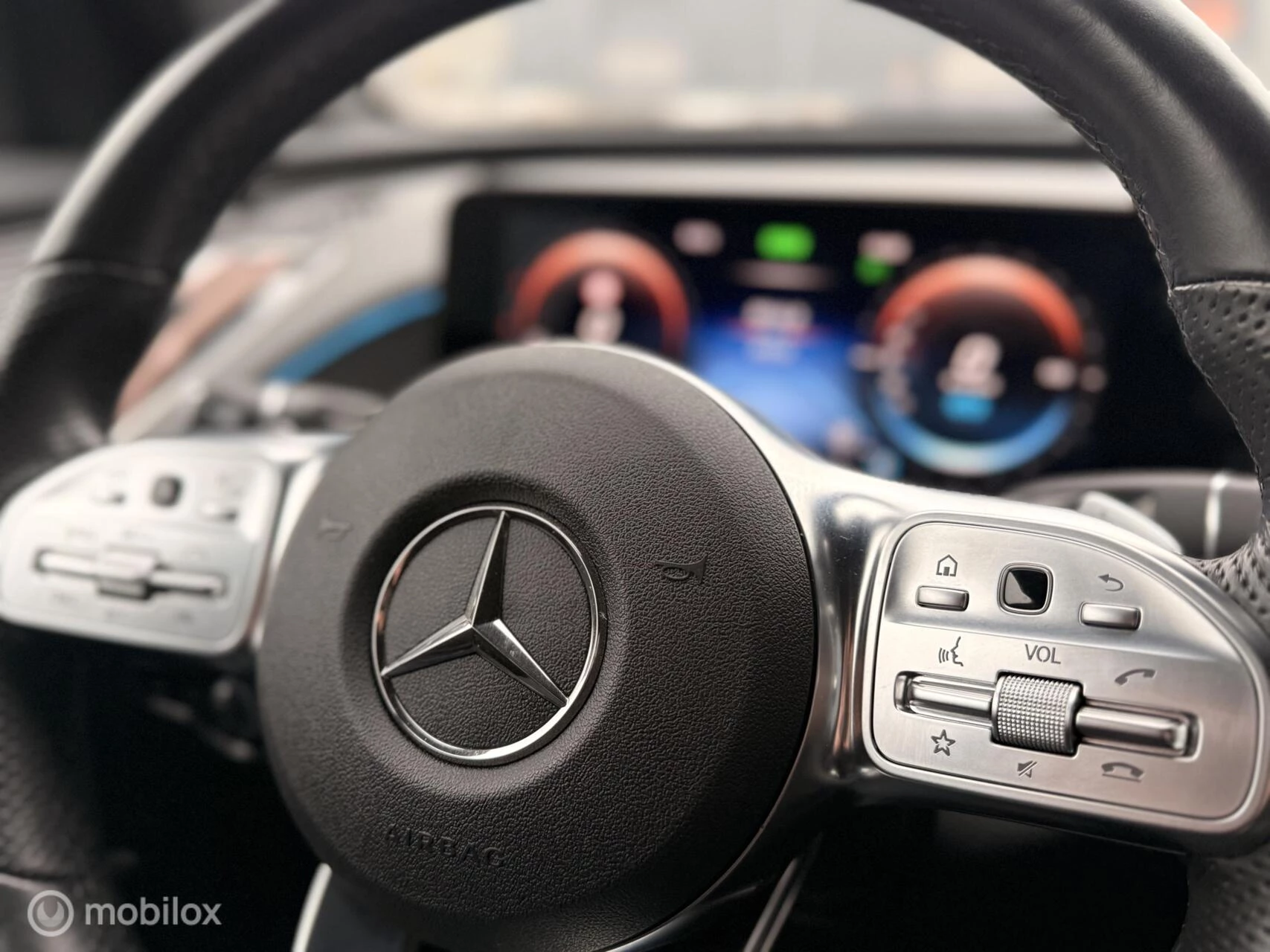 Hoofdafbeelding Mercedes-Benz EQC