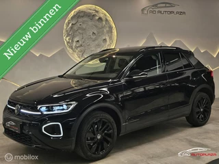 Hoofdafbeelding Volkswagen T-Roc Volkswagen T-Roc 1.5 TSI Full Black/Panorama/Leder/Memory/Keyless/IQ Light