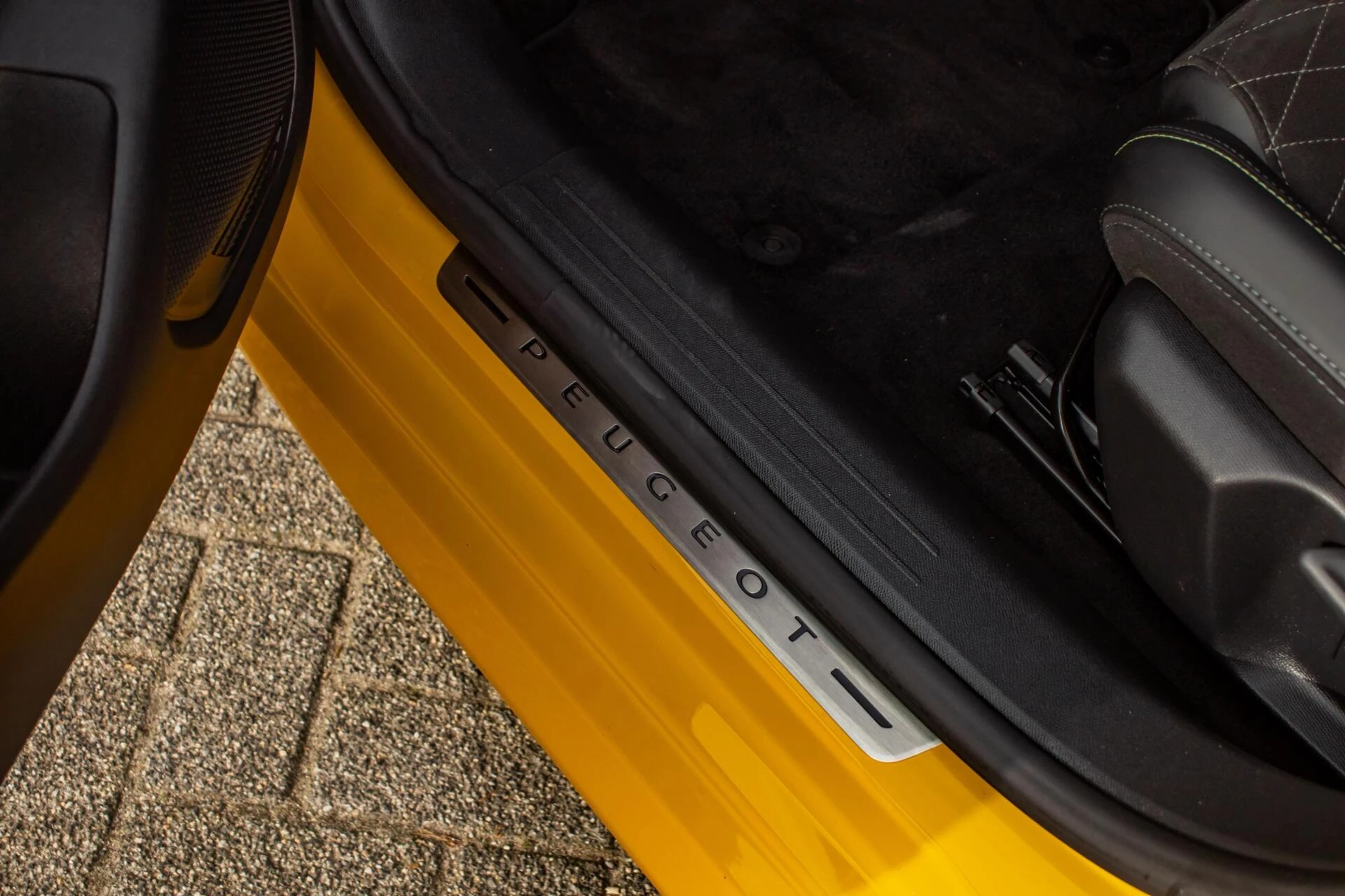 Hoofdafbeelding Peugeot e-208