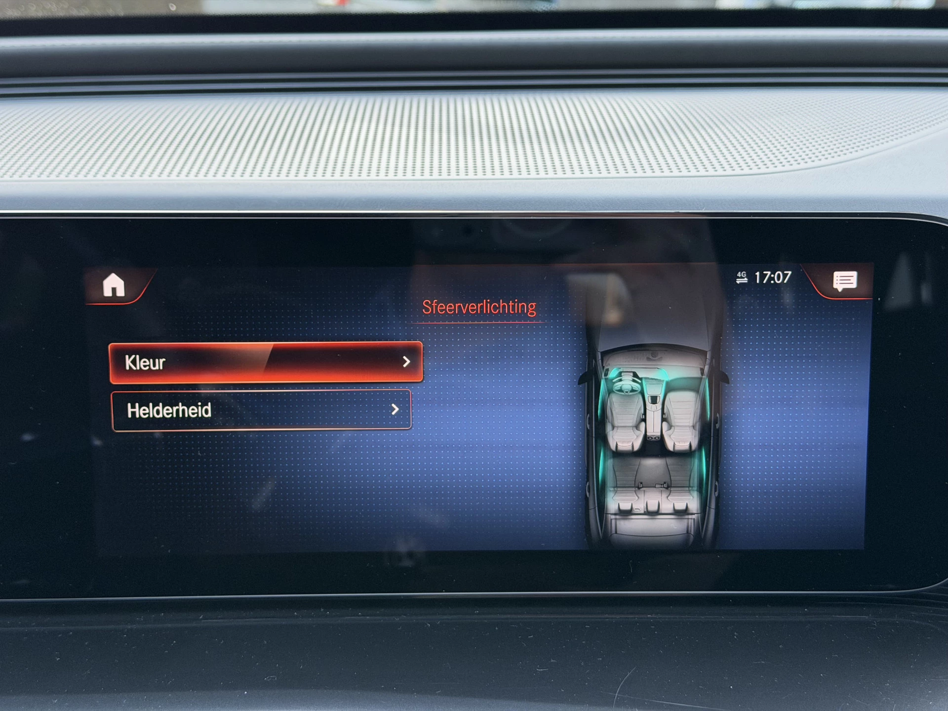 Hoofdafbeelding Mercedes-Benz EQC