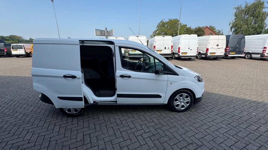 Hoofdafbeelding Ford Transit Courier