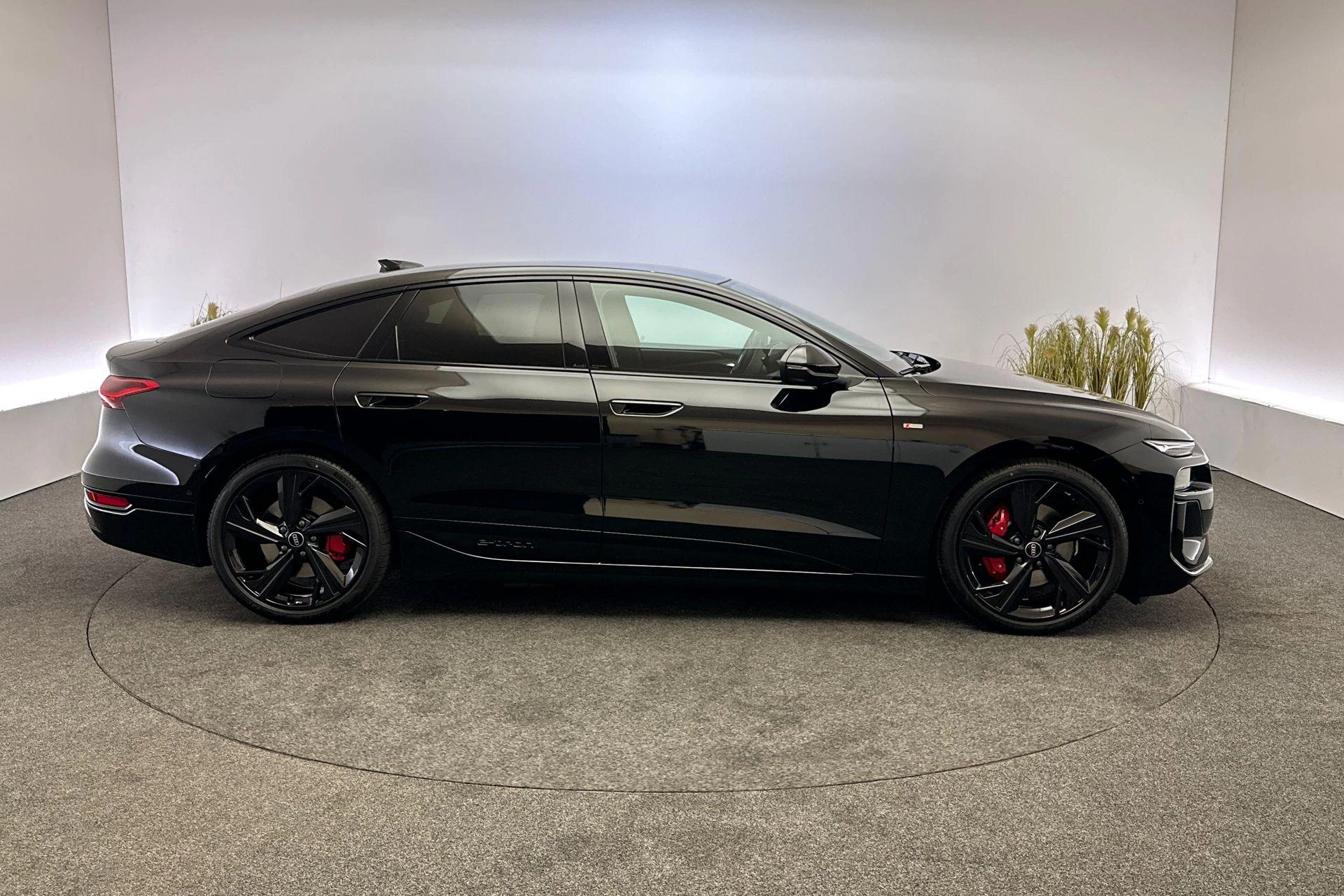 Hoofdafbeelding Audi A6 e-tron