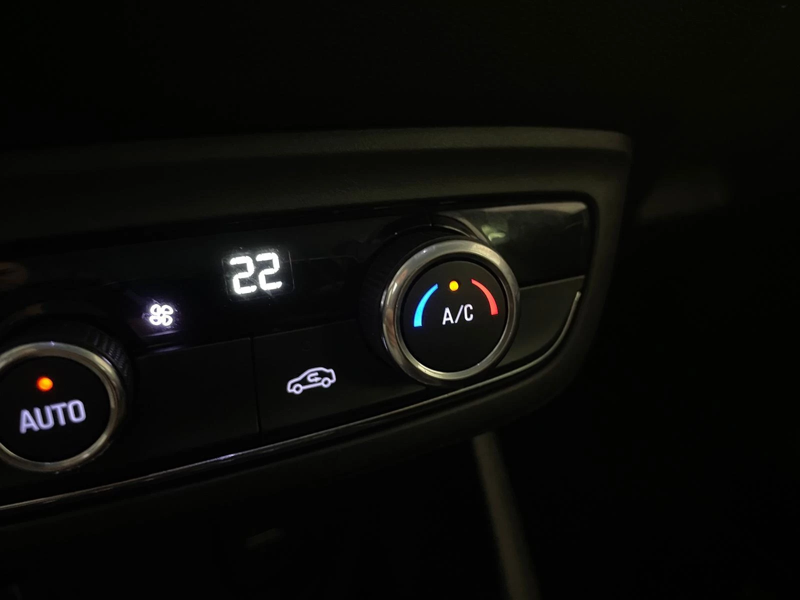 Hoofdafbeelding Opel Crossland X