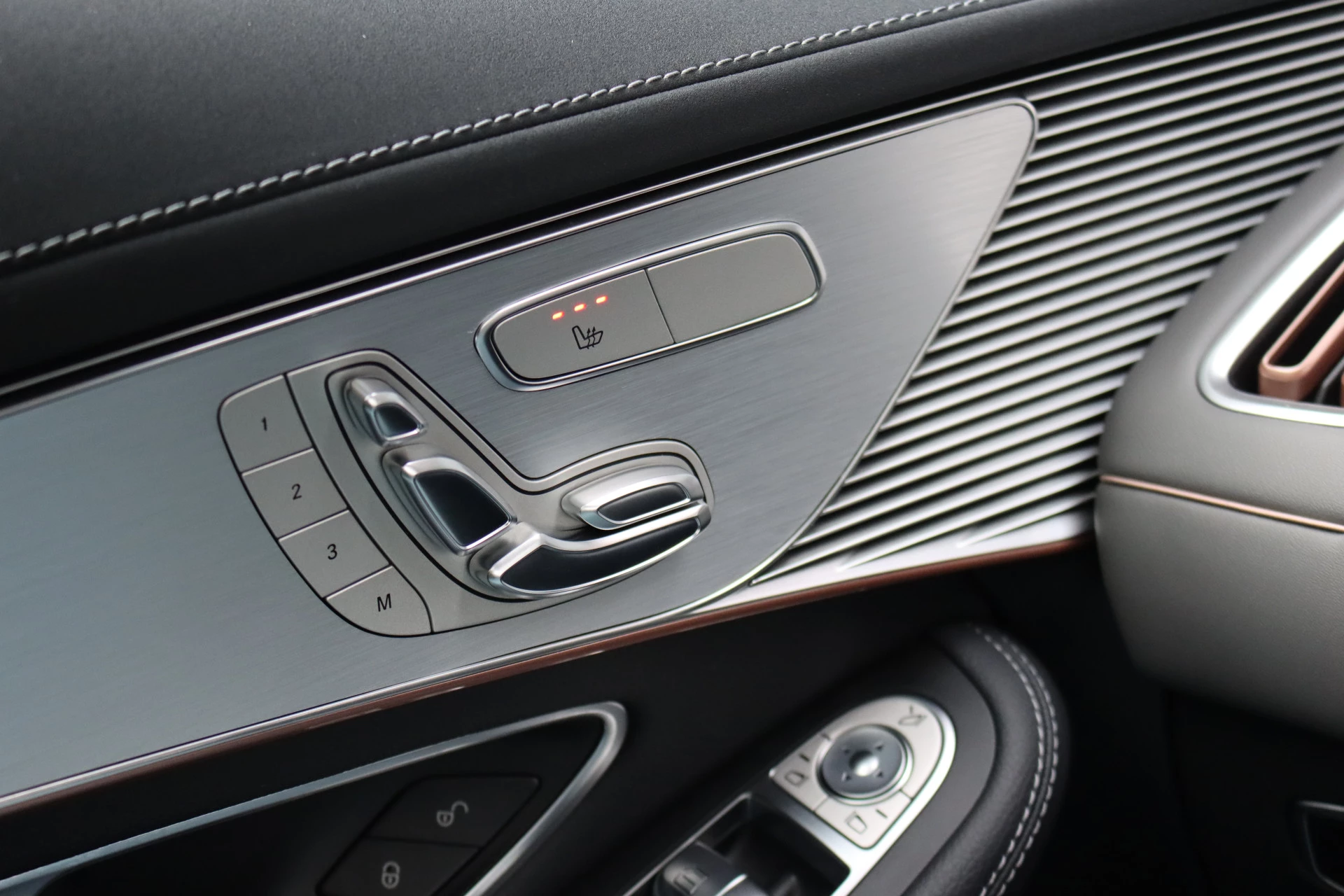 Hoofdafbeelding Mercedes-Benz EQC