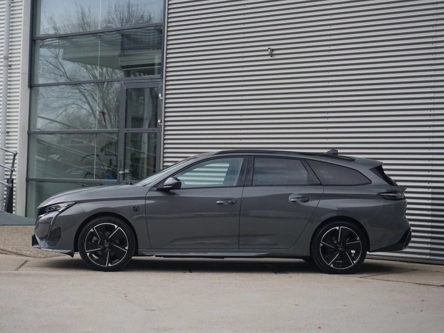 Hoofdafbeelding Peugeot e-308