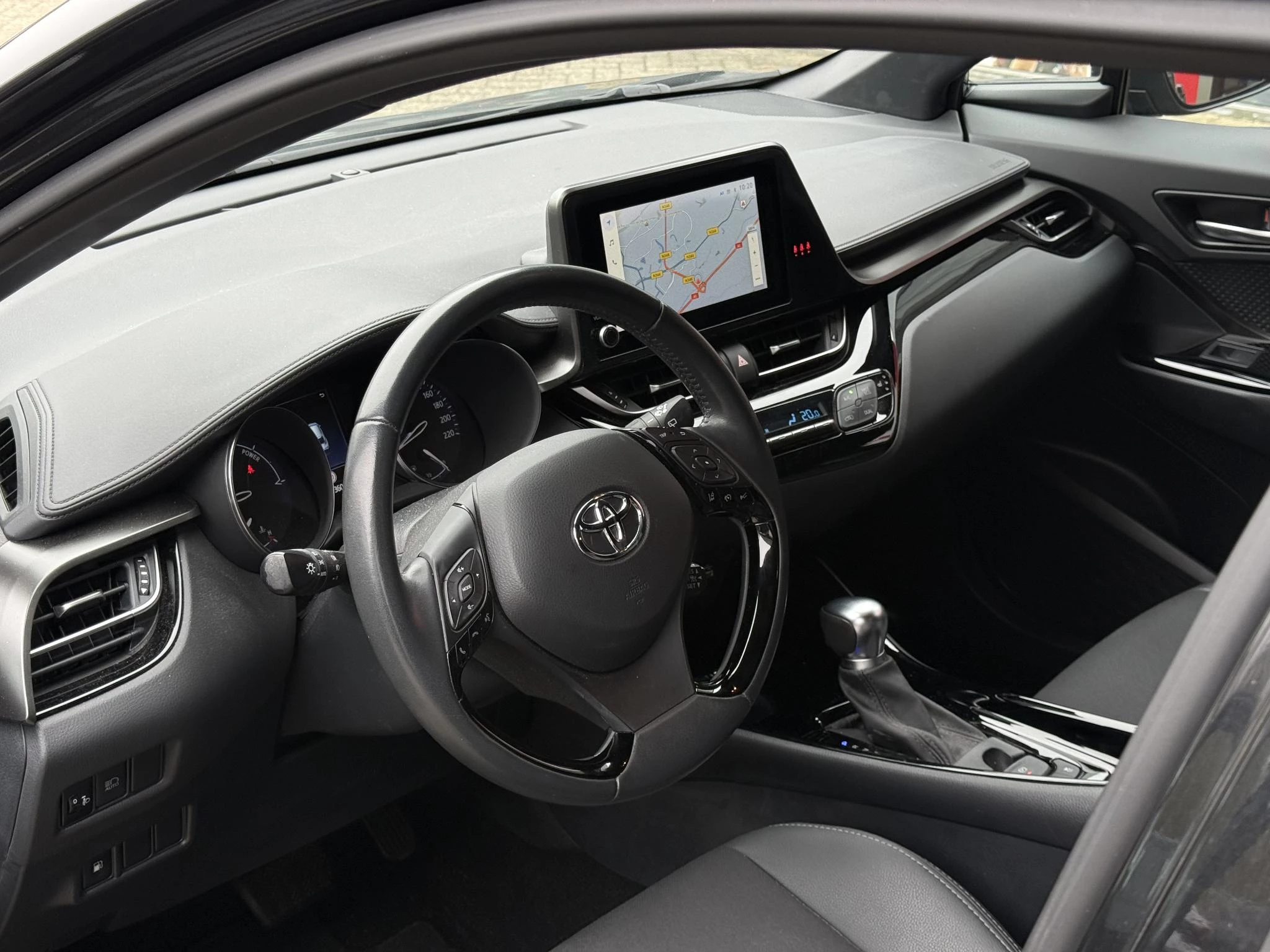 Hoofdafbeelding Toyota C-HR