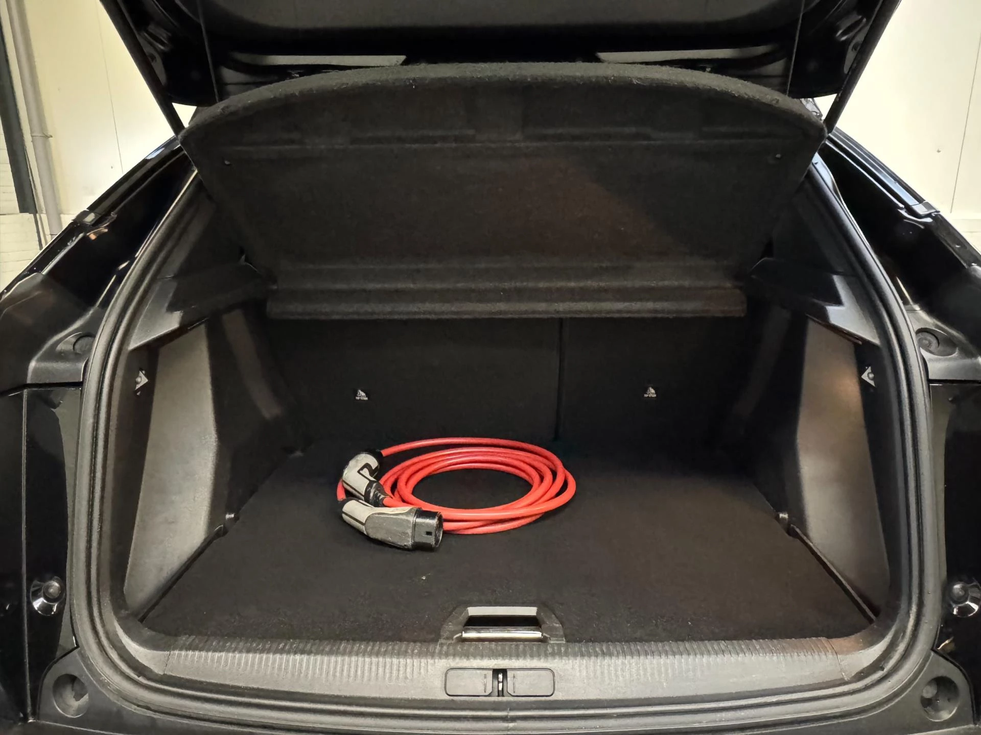 Hoofdafbeelding Peugeot e-2008