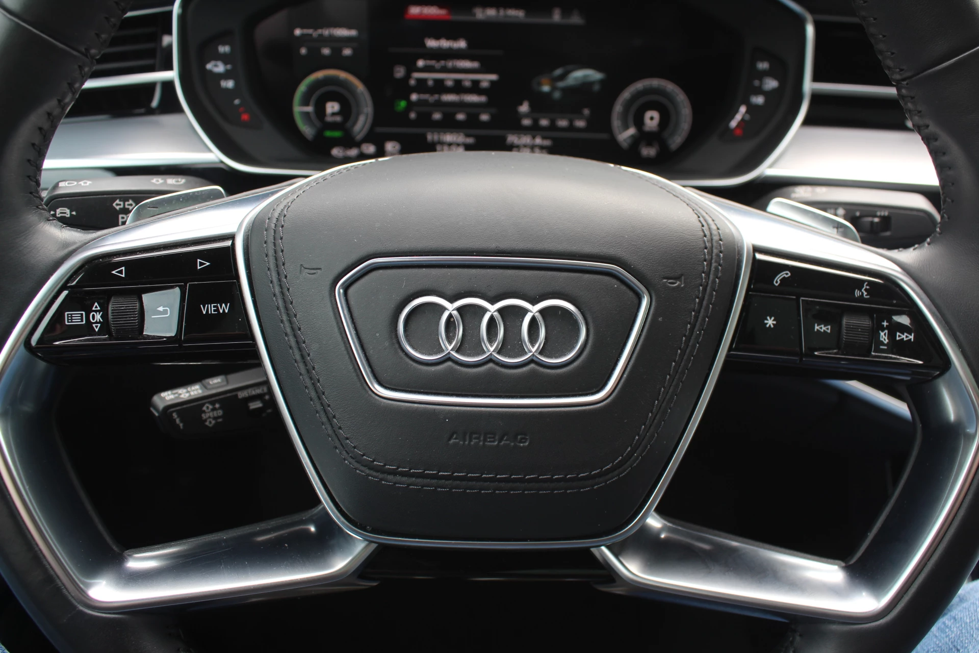 Hoofdafbeelding Audi A8