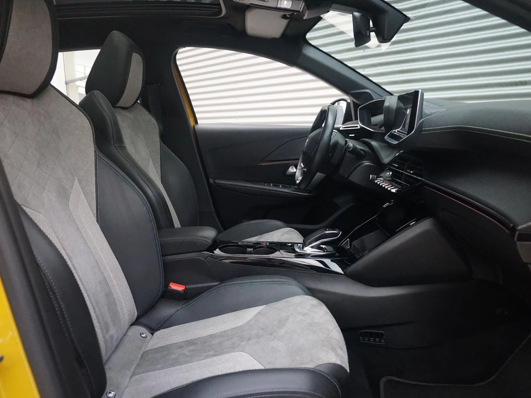 Hoofdafbeelding Peugeot e-208