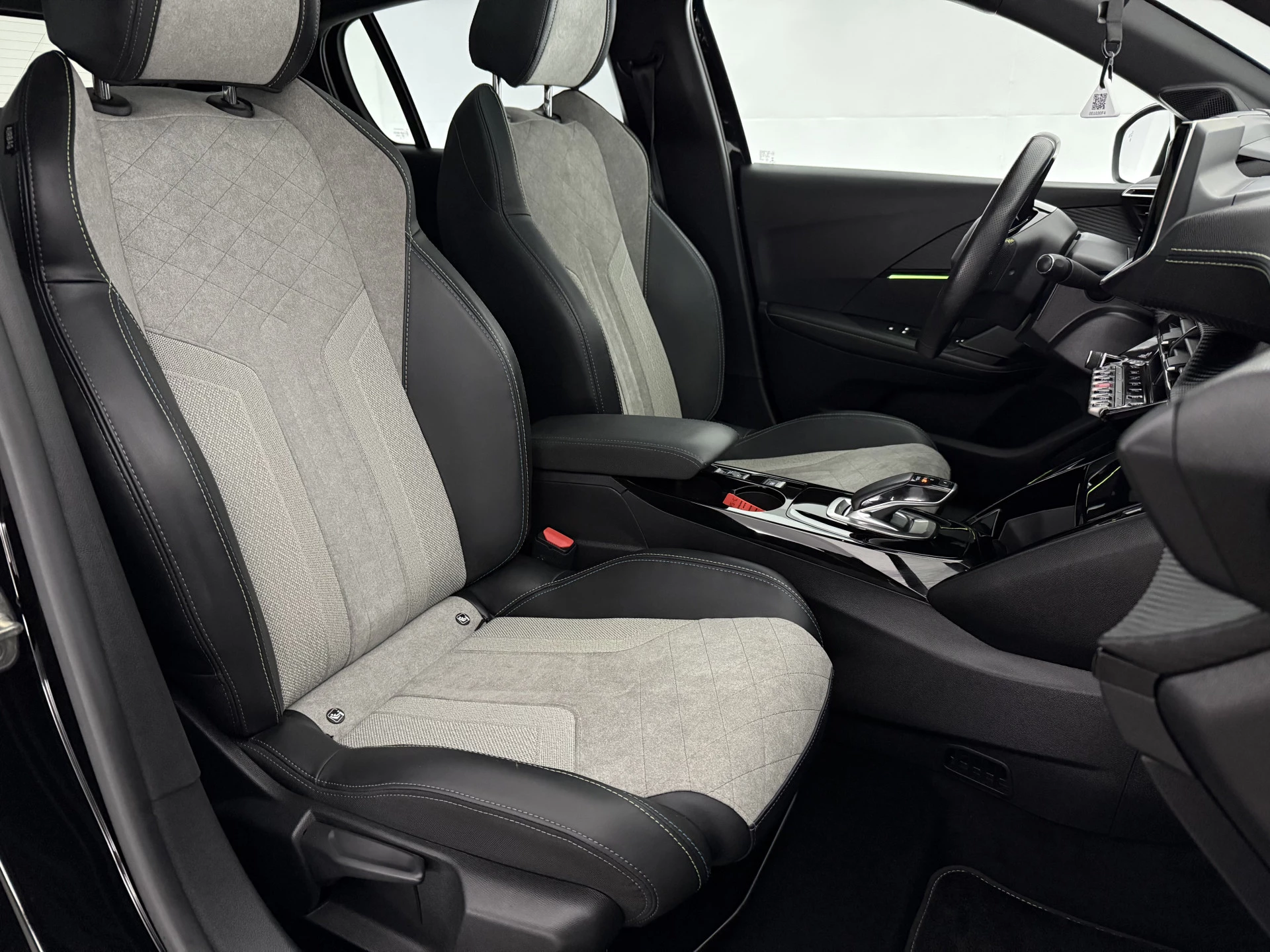 Hoofdafbeelding Peugeot e-208