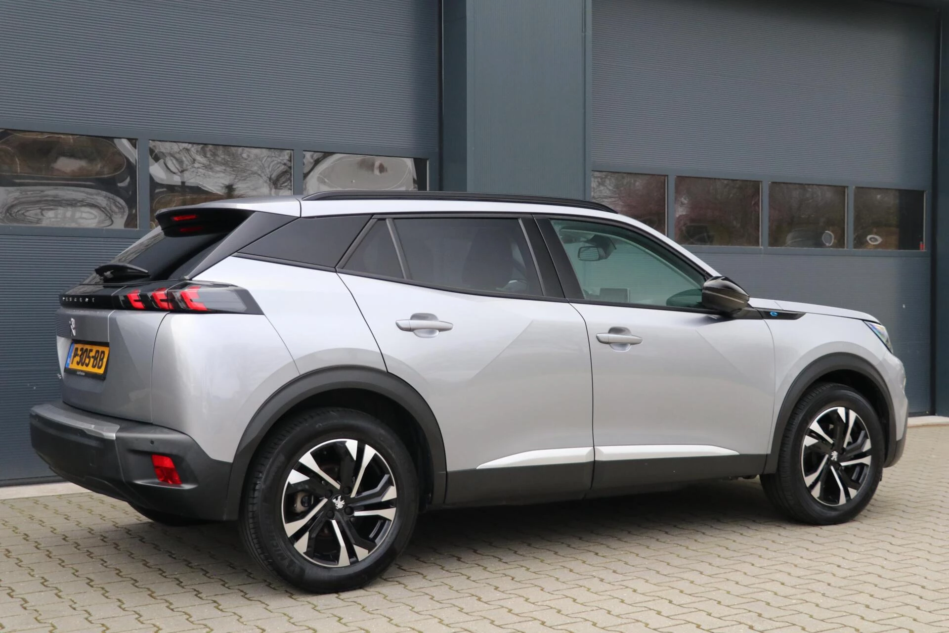 Hoofdafbeelding Peugeot e-2008