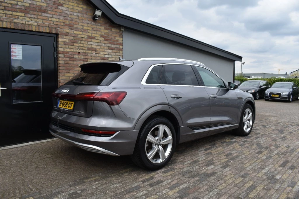 Hoofdafbeelding Audi e-tron