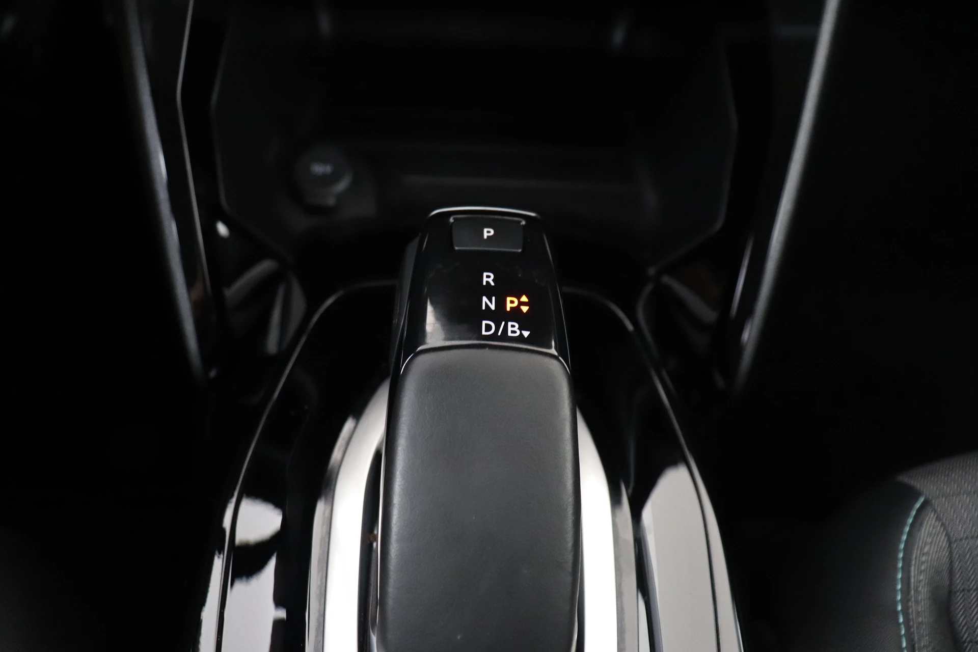 Hoofdafbeelding Peugeot e-2008