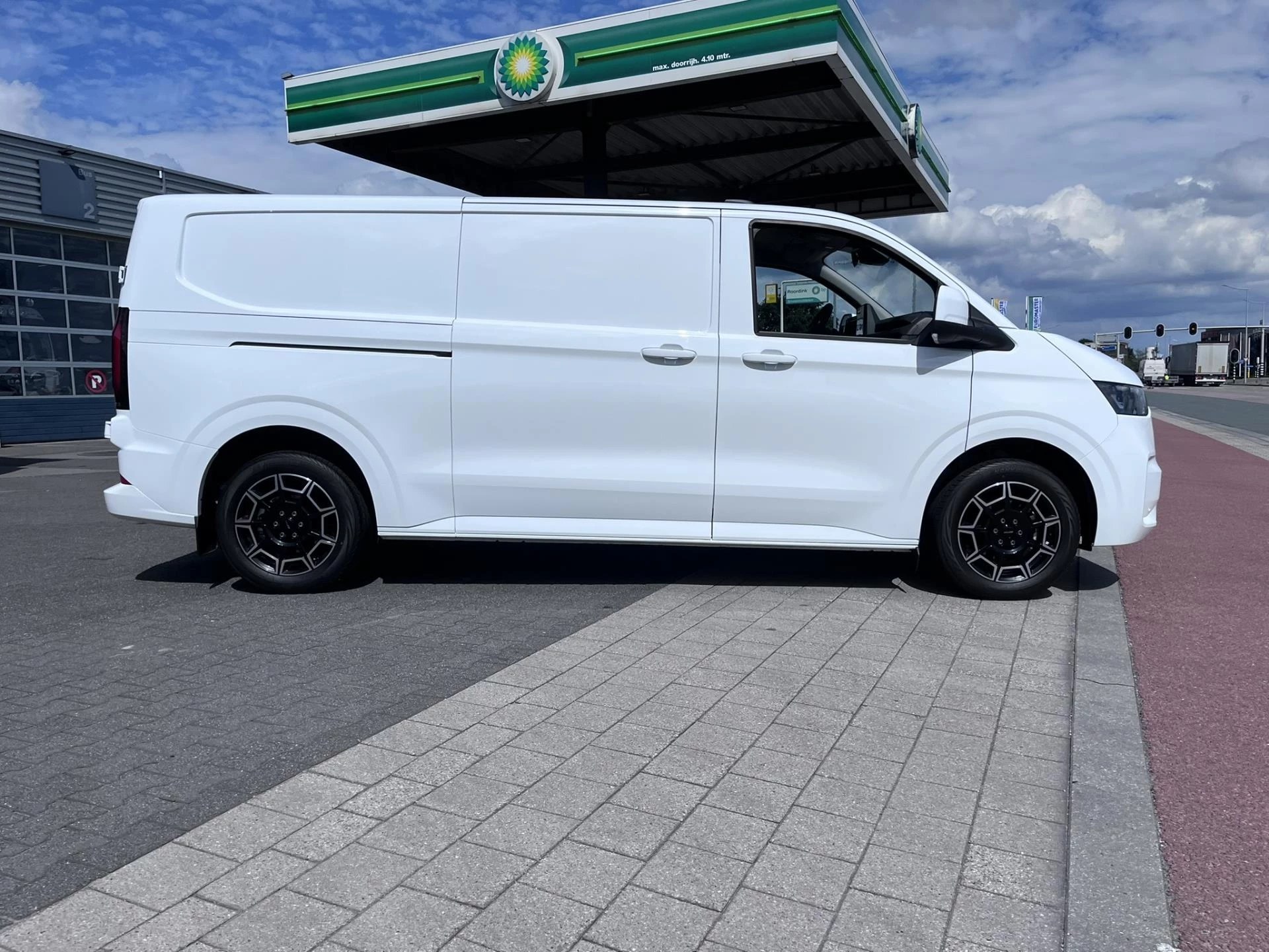 Hoofdafbeelding Volkswagen T7 170 pk Automaat , 18" LMV LED PDC v+a 13"Radiosysteem, alarm