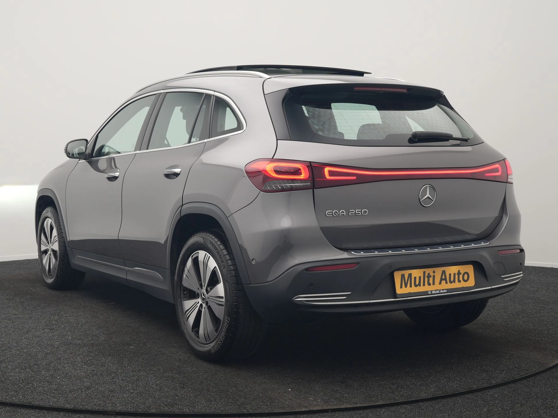 Hoofdafbeelding Mercedes-Benz EQA