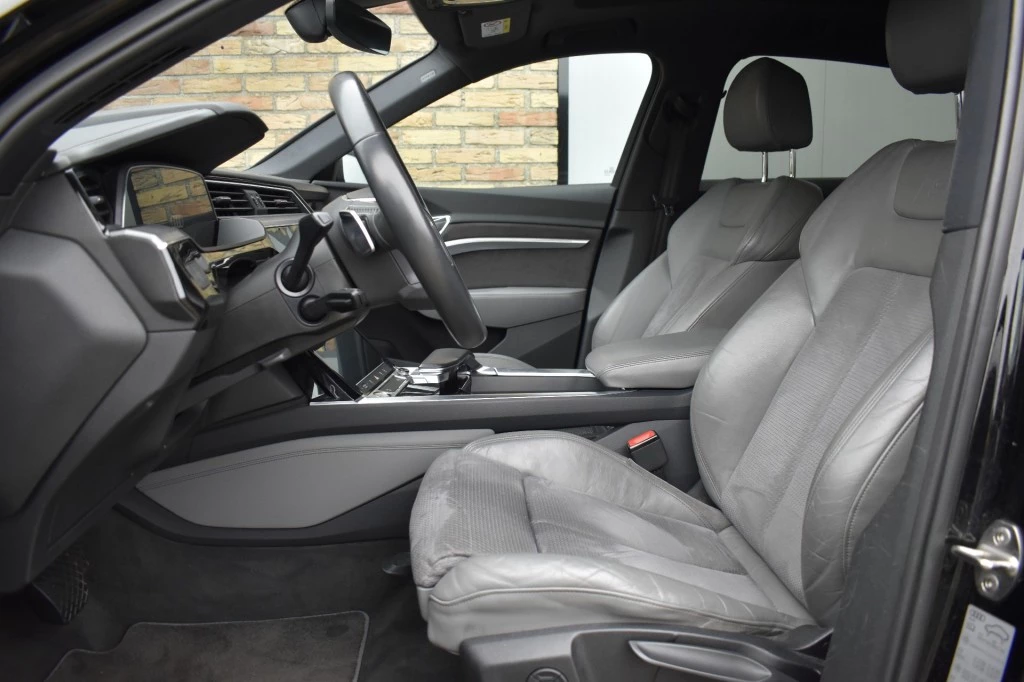 Hoofdafbeelding Audi e-tron