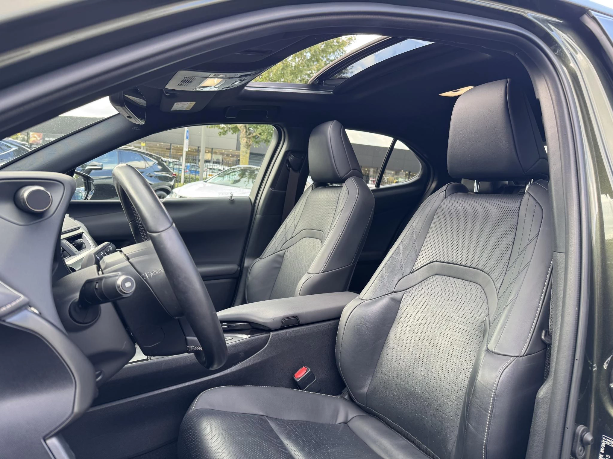 Hoofdafbeelding Lexus UX