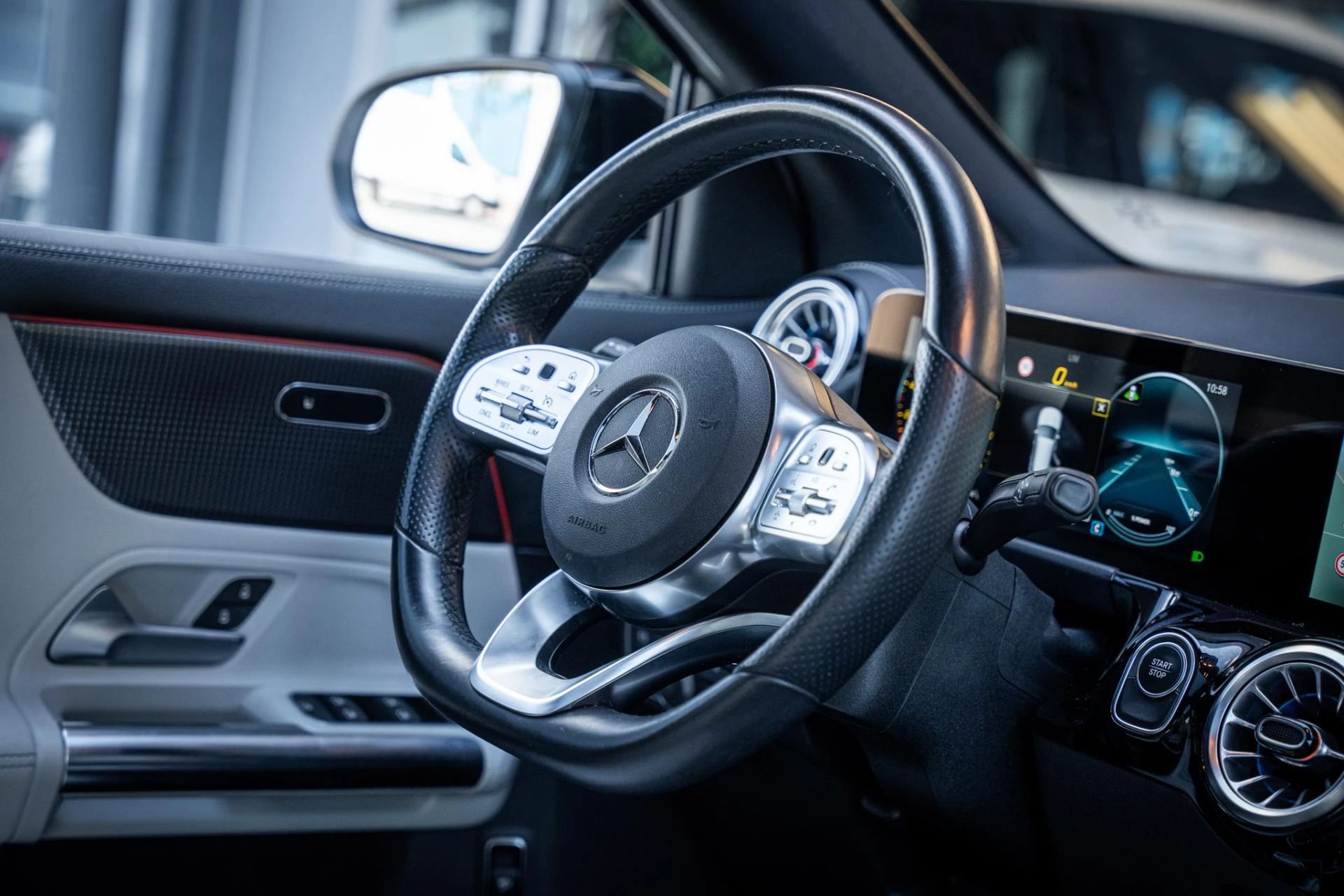 Hoofdafbeelding Mercedes-Benz EQA