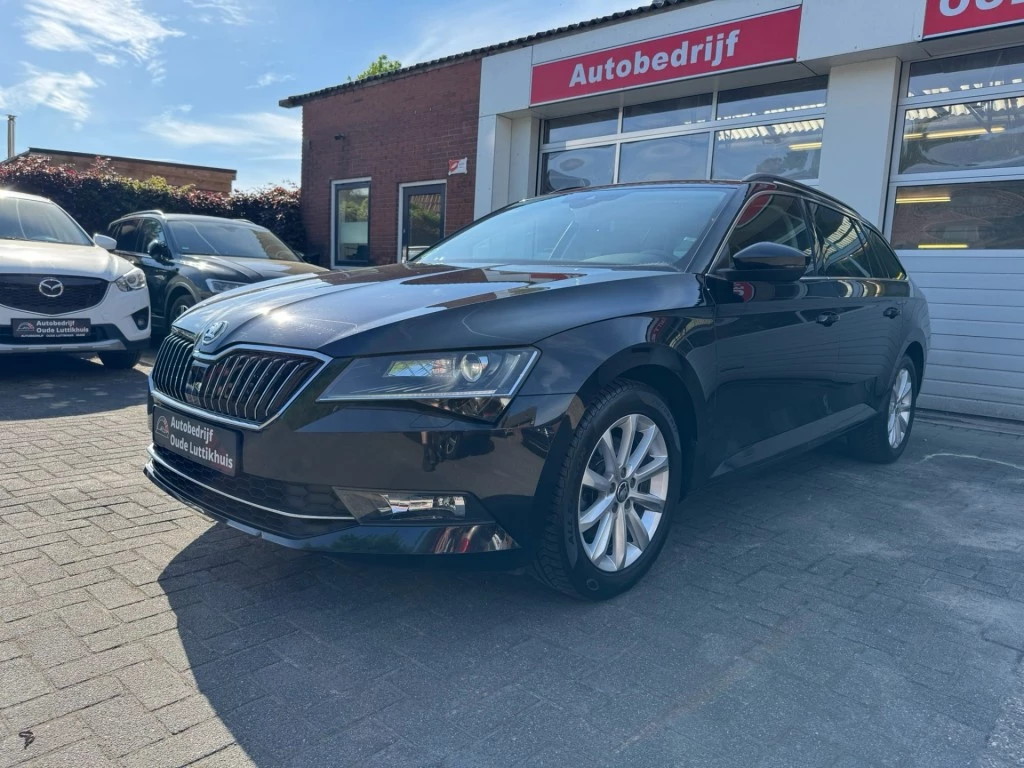 Hoofdafbeelding Škoda Superb