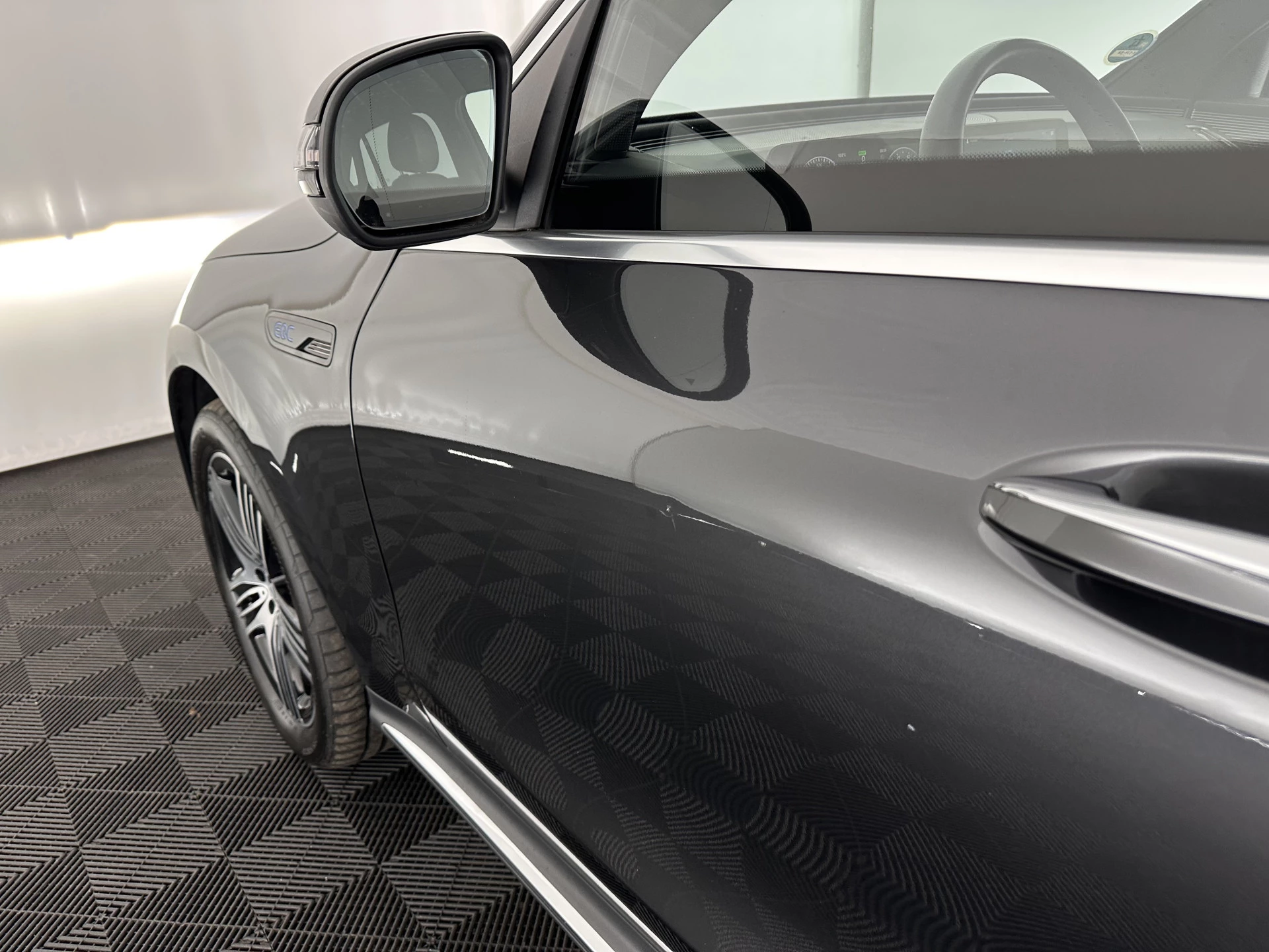 Hoofdafbeelding Mercedes-Benz EQC