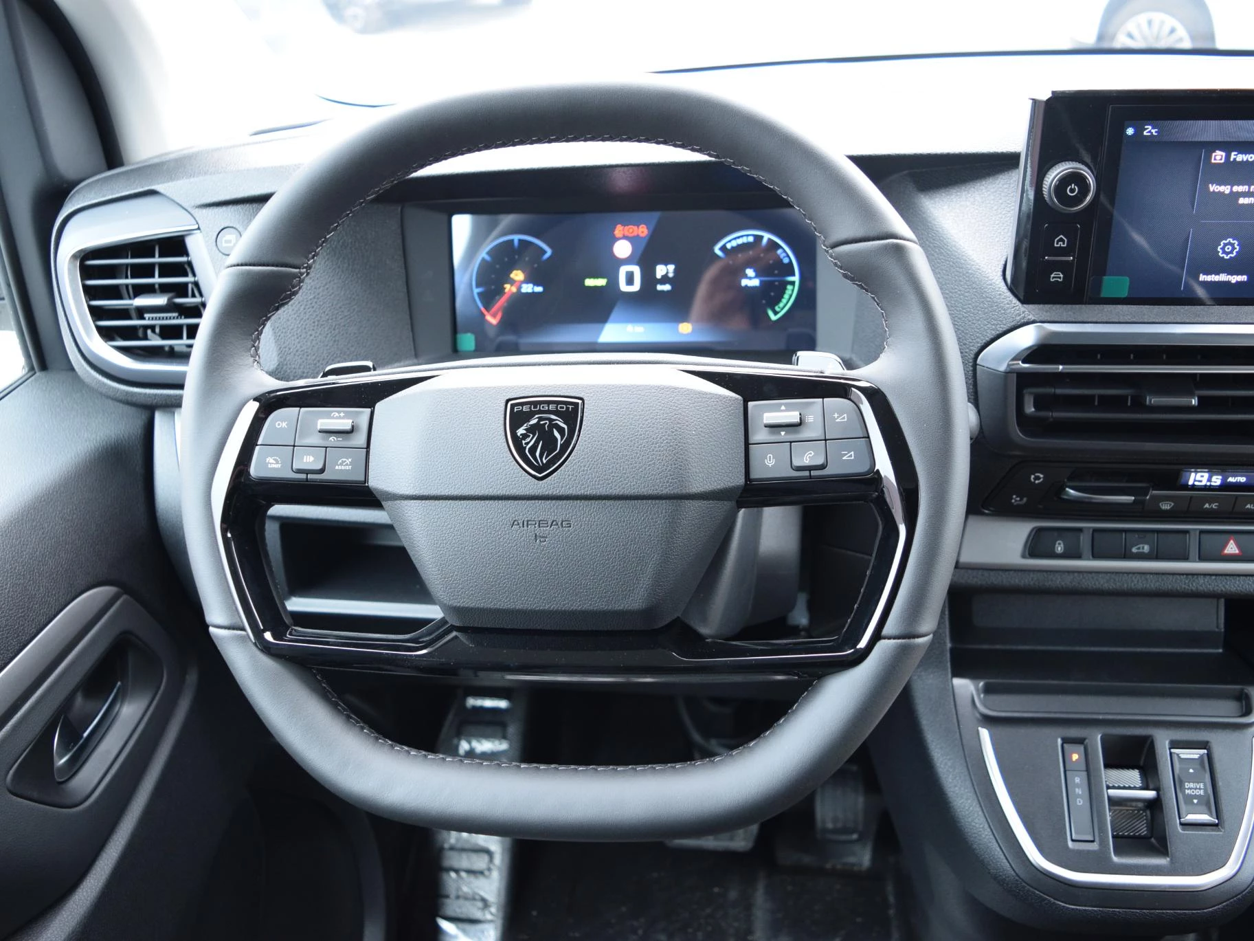 Hoofdafbeelding Peugeot e-Expert