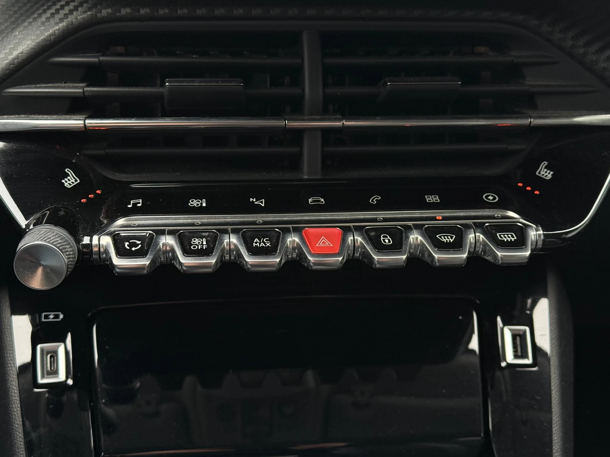 Hoofdafbeelding Peugeot e-2008