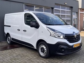 Renault Trafic 1.6 dCi T27 L1H1 Airco Cruise controle Trekhaak 2000kg trekgewicht 3-Persoons Telefoonverbinding Parkeersensoren achter 1e eigenaar Euro 6 Dealer onderhouden