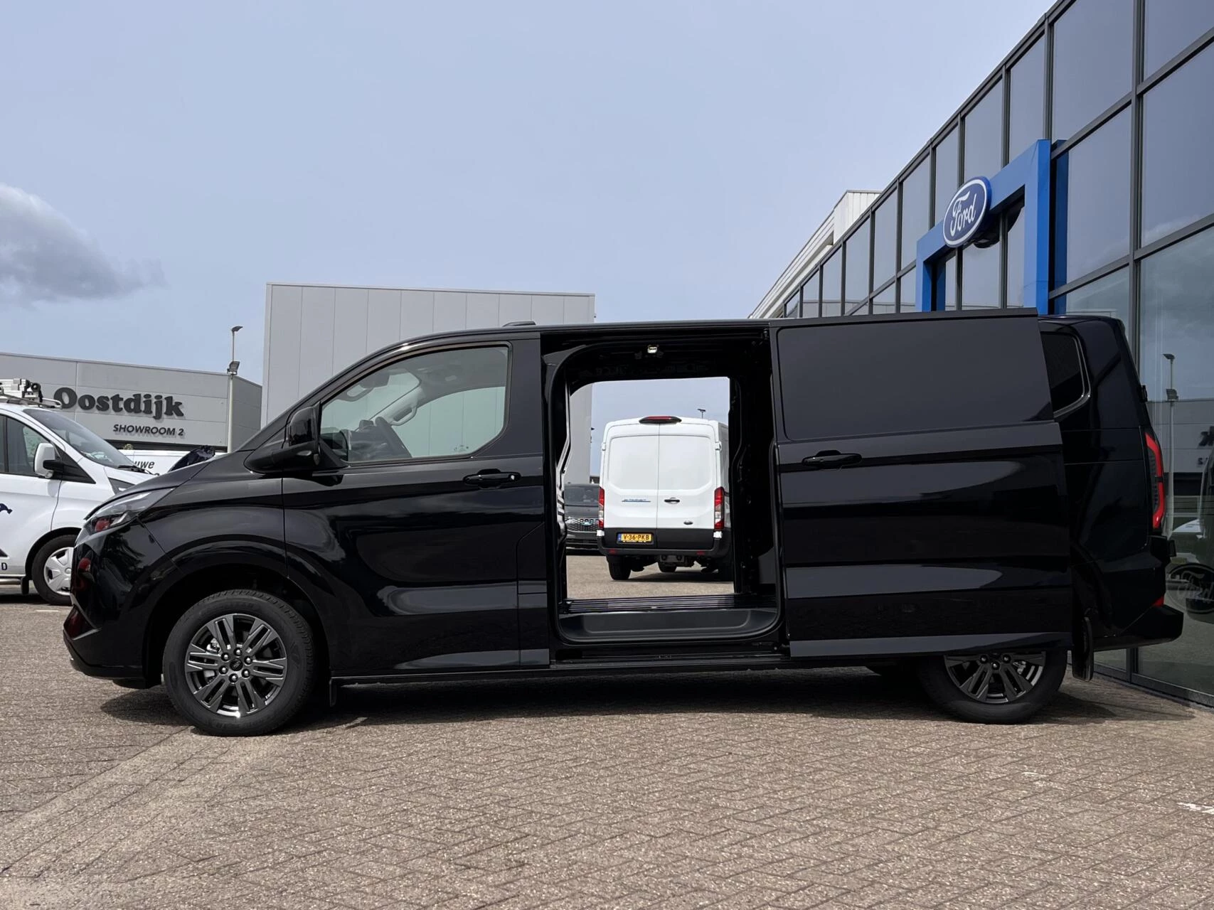 Hoofdafbeelding Ford E-Transit Custom