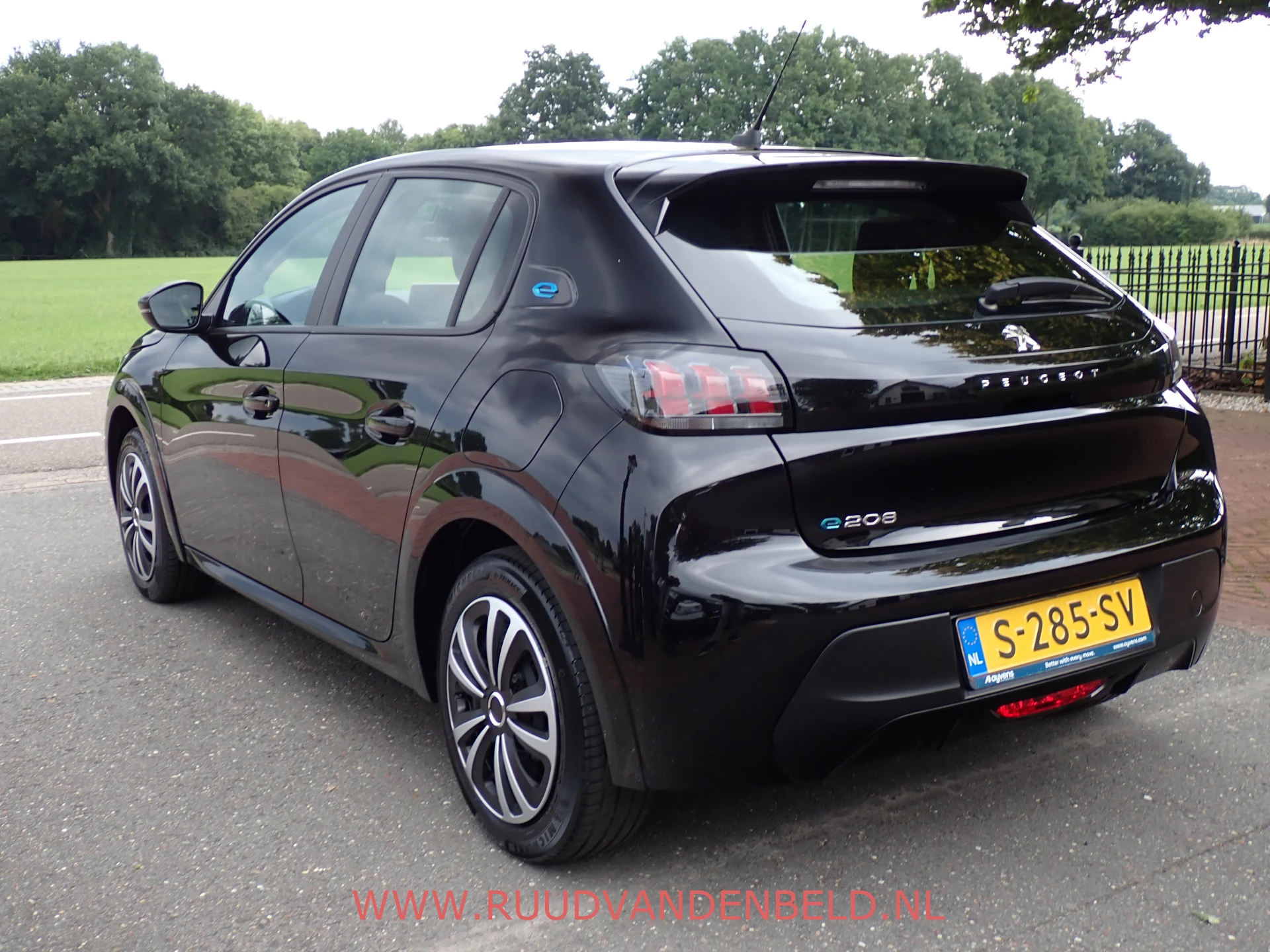 Hoofdafbeelding Peugeot e-208