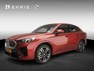 BMW iX2 xDrive30 | M-Sportpakket | LED | Leder | Navigatie | Sportstoelen | Stoelverwarming | Shadow line | DAB | Alu 19 inch