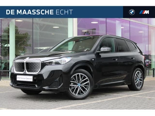 BMW iX1 xDrive30 M Sport / Panoramadak / Sportstoelen / Comfort Access / Achteruitrijcamera / Adaptieve LED / Harman-Kardon / Stoelverwarming